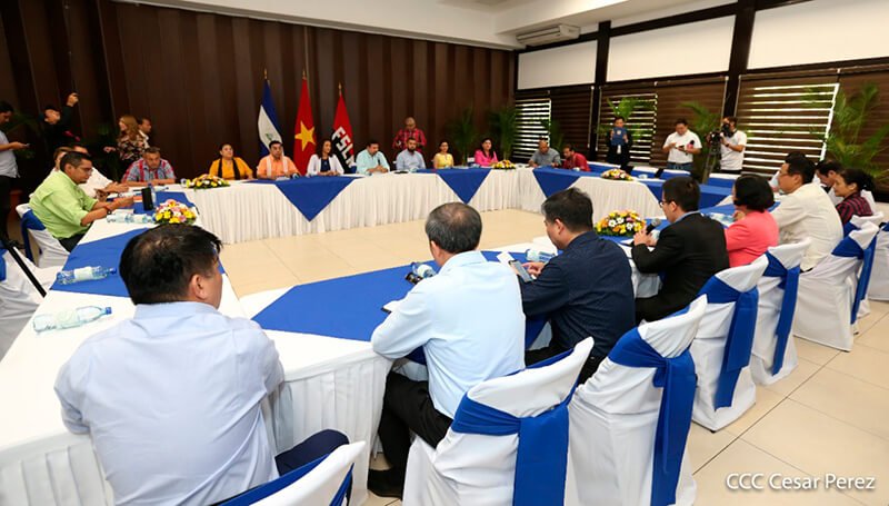 delegacion-de-vietnam-en-encuentro-con-dirigencia-politica-managua
